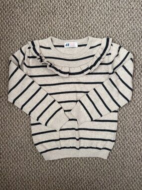 Girl H&M Ruffle Crew Neck Sweater Size 4-6